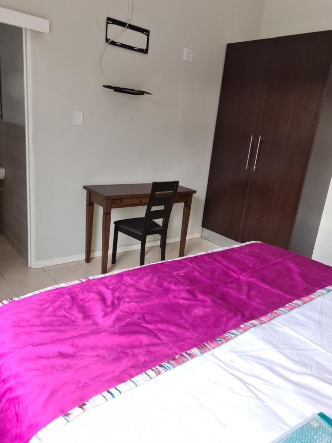 Ikhwezi Guest House East London Dış mekan fotoğraf